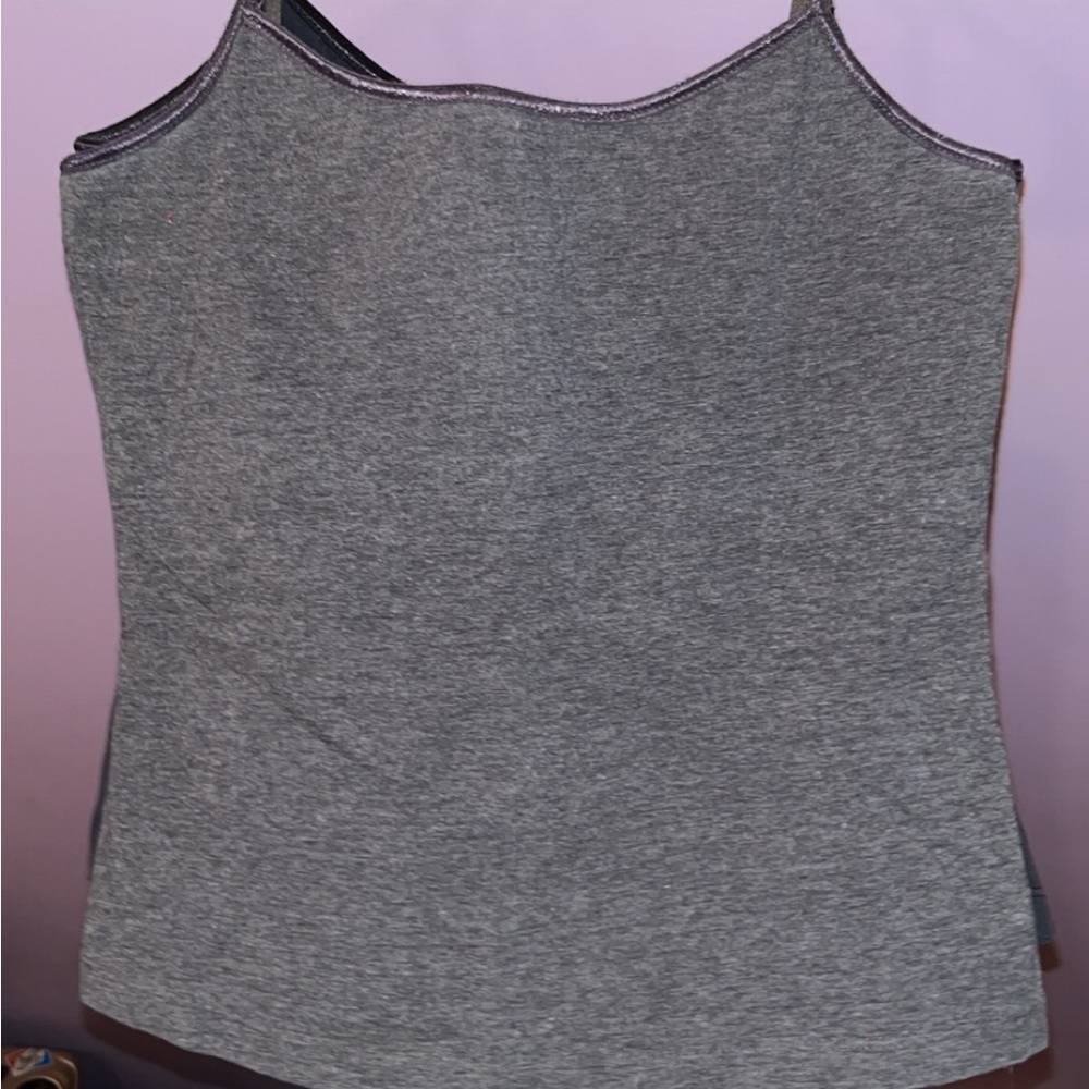 Like-new set of 2 camis